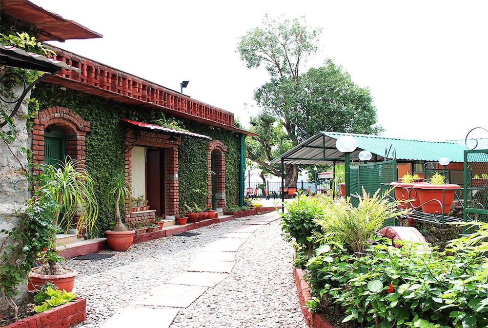 Jharipani Castle
