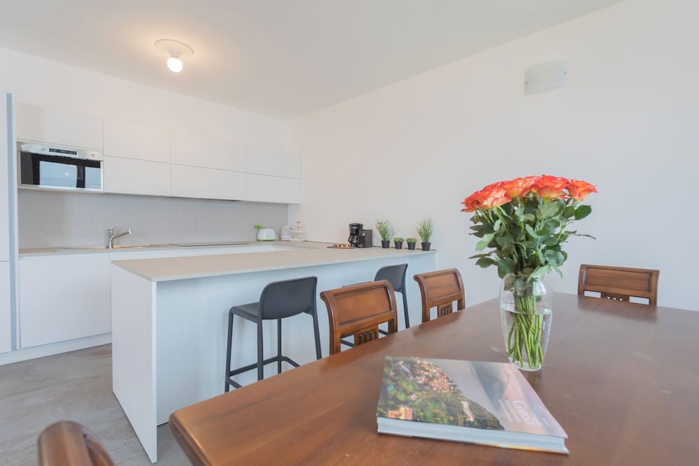 Dream Lake Apartments by Rent all Como
