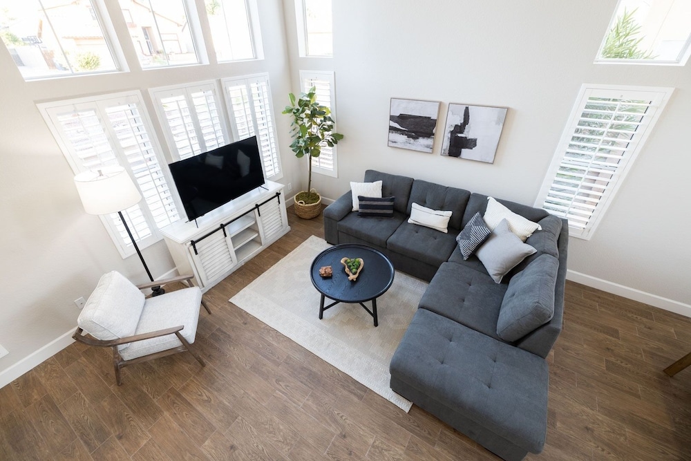 Gilbert Douglas 1 Bedroom Home by RedAwning view 5