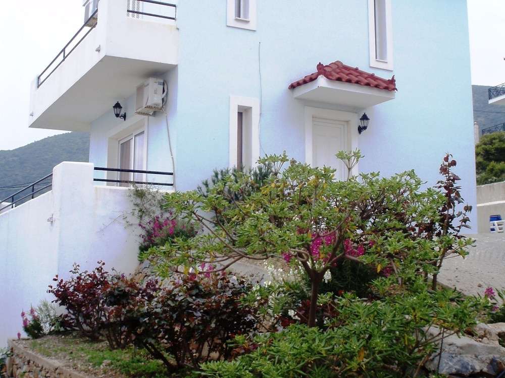 Beautiful Villa in Agia Paraskevi Samos view 5