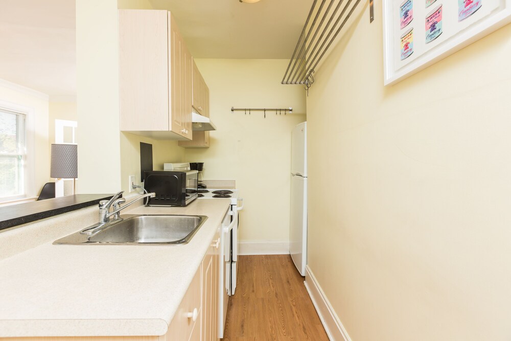Applewood Suites - 2 BDRM Annex Loft
