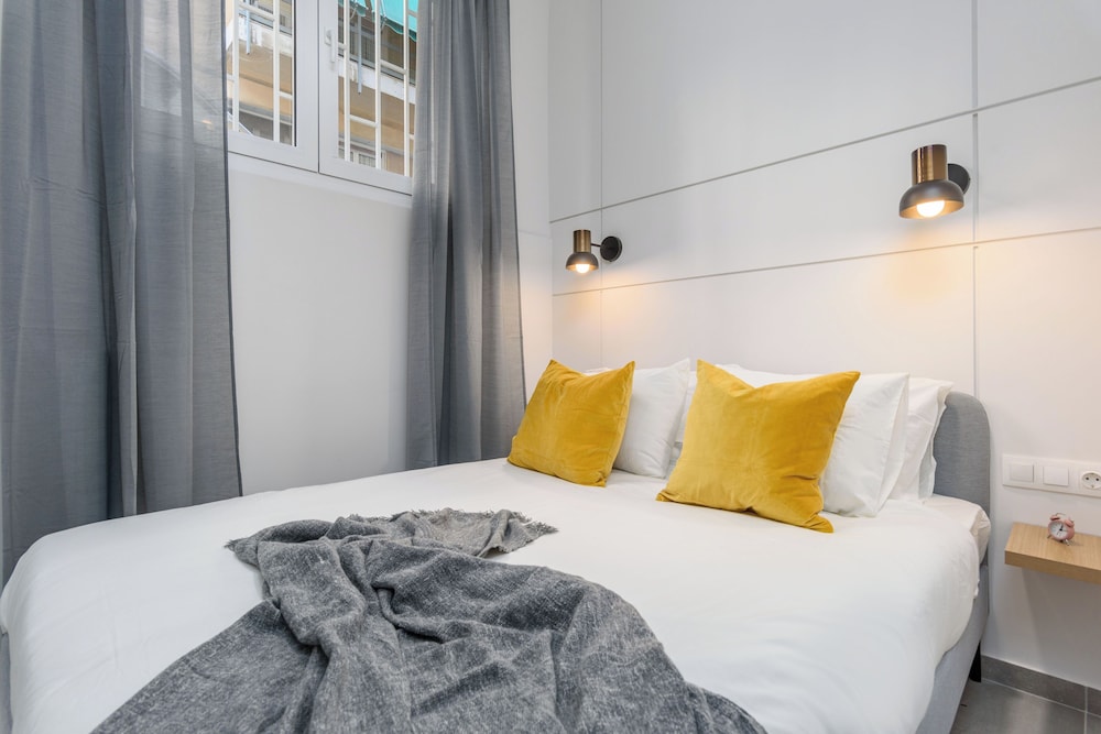 Penelope's Charming 2-BR Apt in Athens