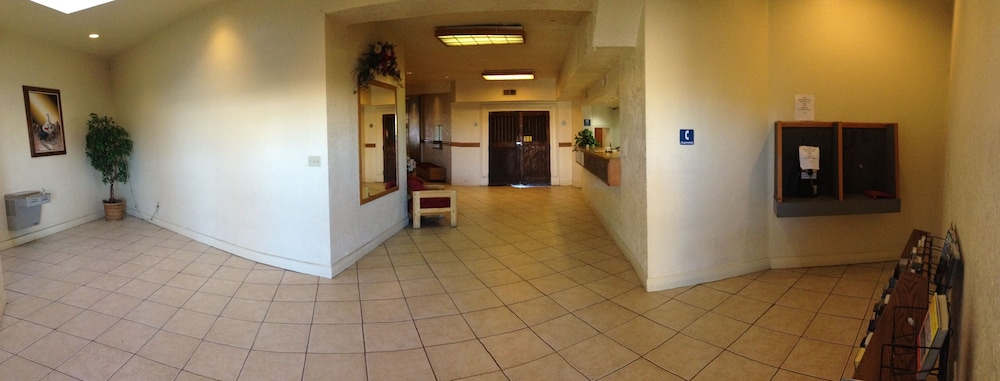 Four Corners Inn