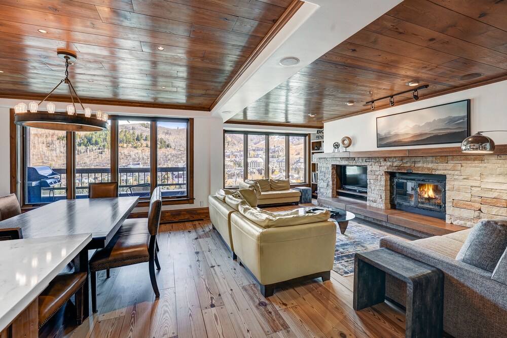 Stunning Views - Renovated Condo In Pines Lodge 2 Bedroom Condo