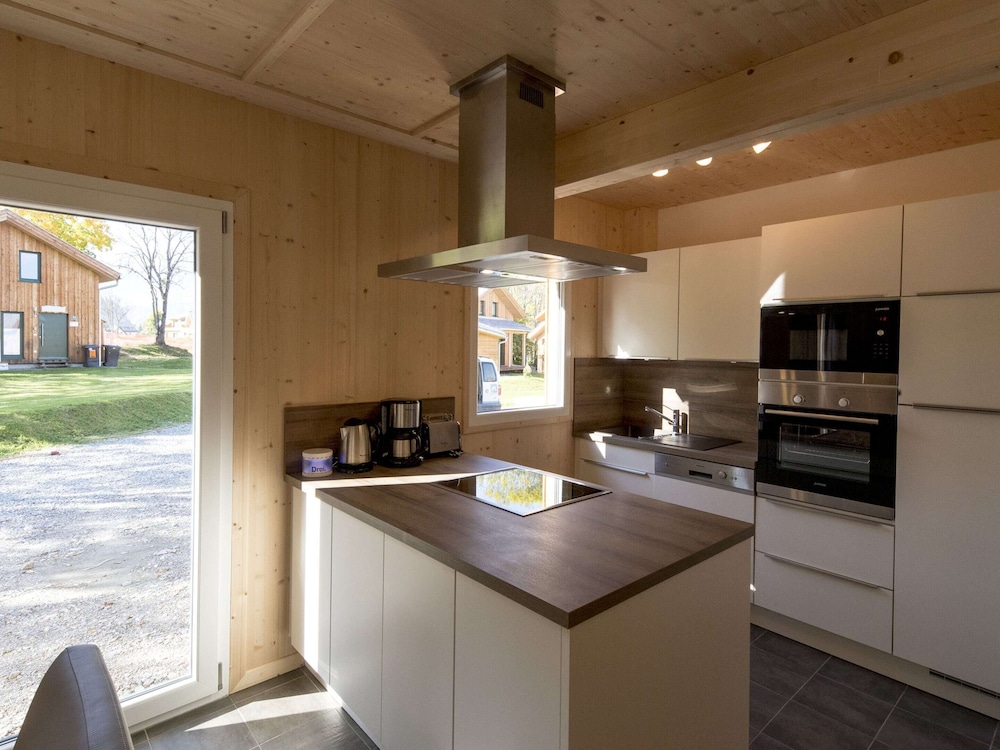 Chalet With Indoor hot tub