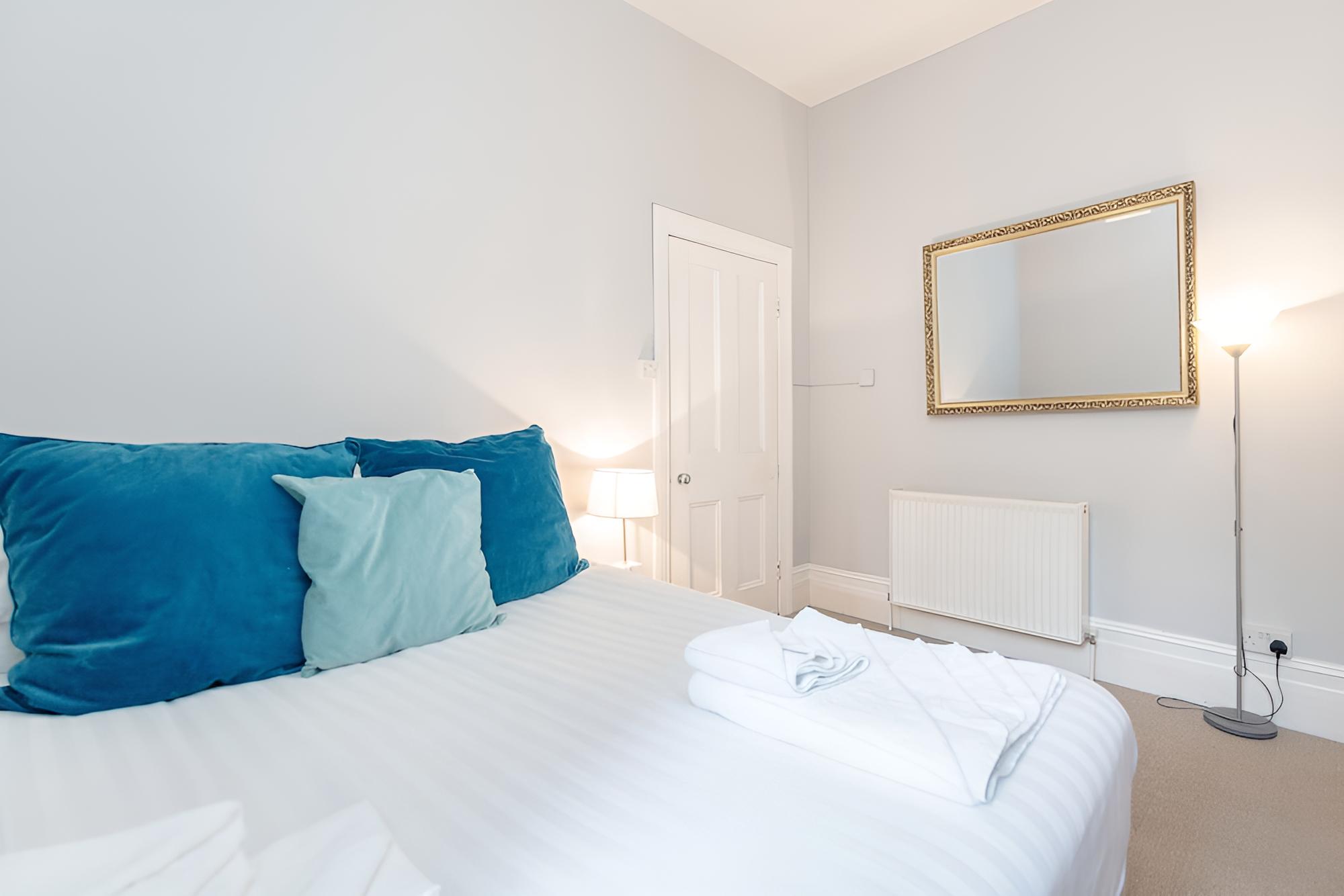 Clapham 2Bed with Patio by BaseToGo