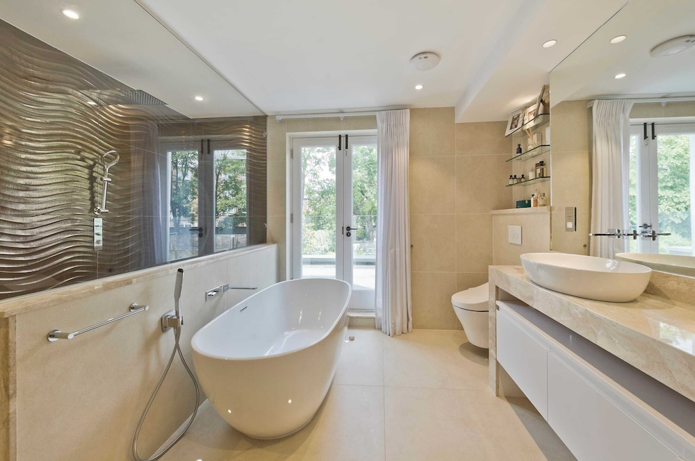 7bed Notting Hill W/garden, Games Room & Parking