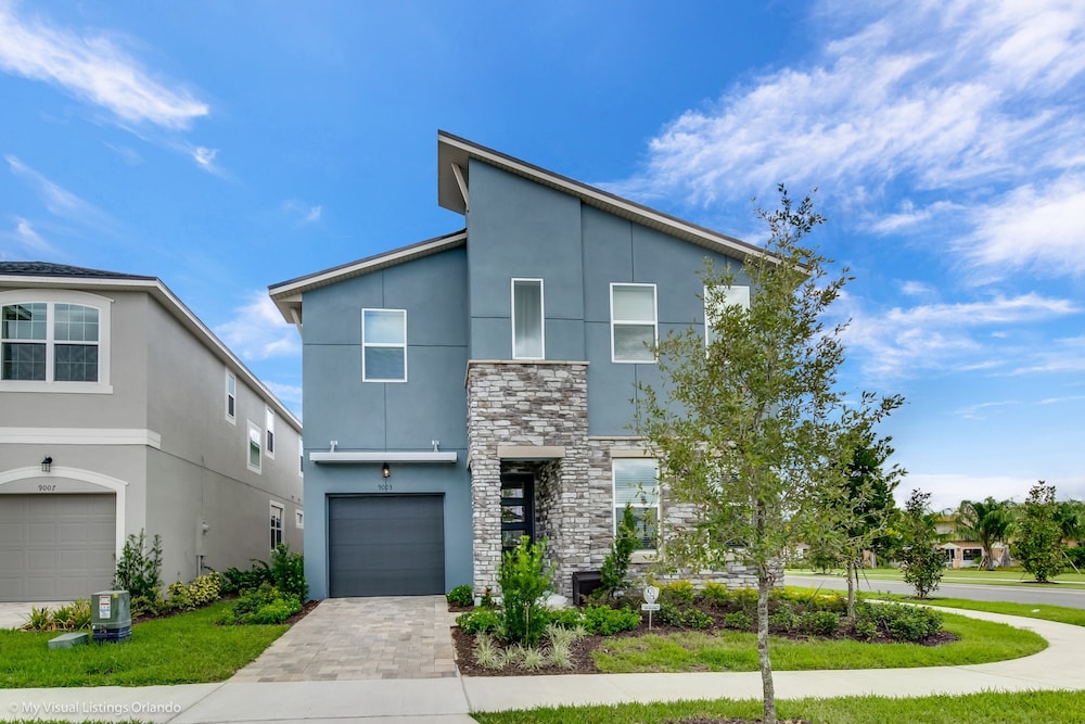 Brand New 7 Bedroom Private Pool Near Disney - Image 1