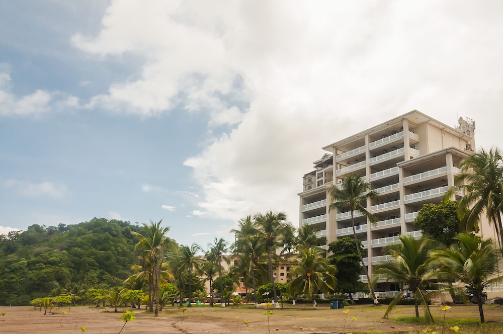 The Palms by Dream Makers