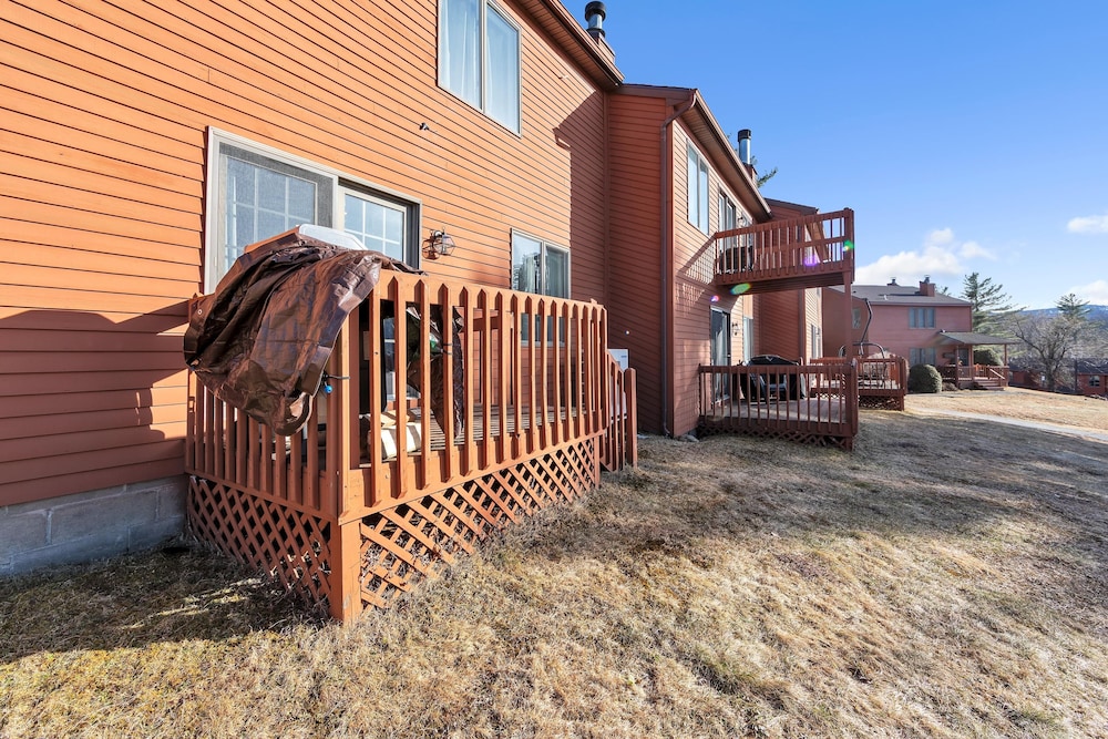 Uncas 16n - Spacious & Scenic Townhome 2 Bedroom Townhouse by The Summit at Gore Mountain