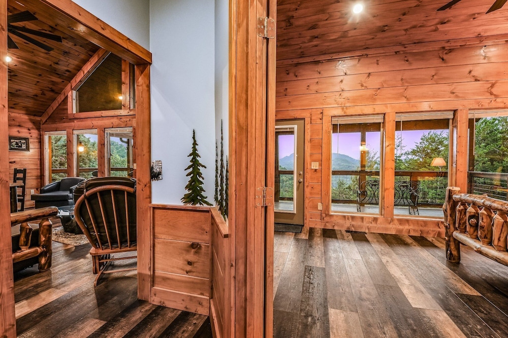 Panoramic Pointe 2 Bedroom Cabin