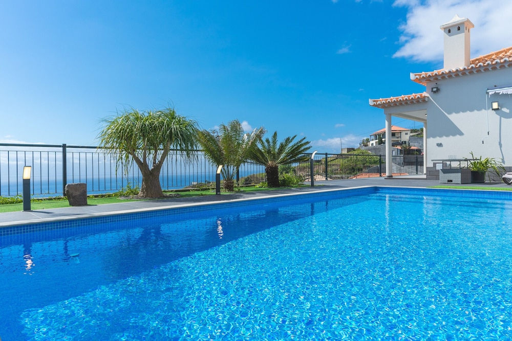 Palm Paradise by Atlantic Holiday
