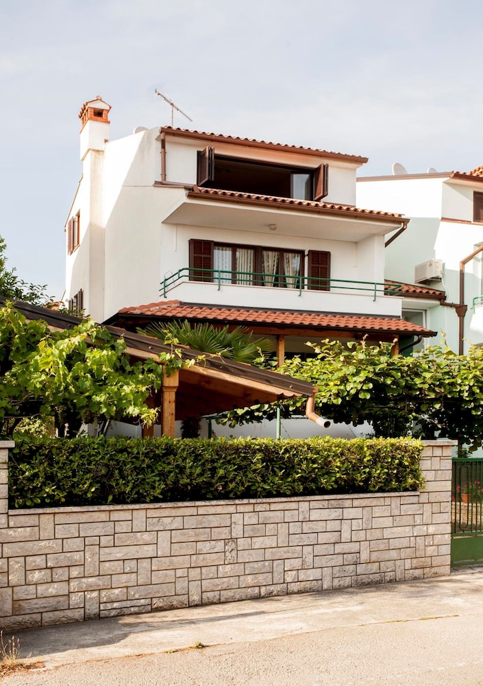 Apartments Cademia