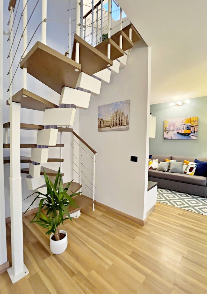 Chic Apt Near Piazza Duomo, Milan