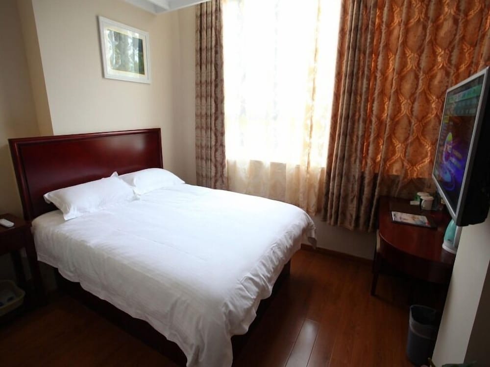 GreenTree Inn Nantong Tongzhou District Pingchao Bus Station Express Hotel