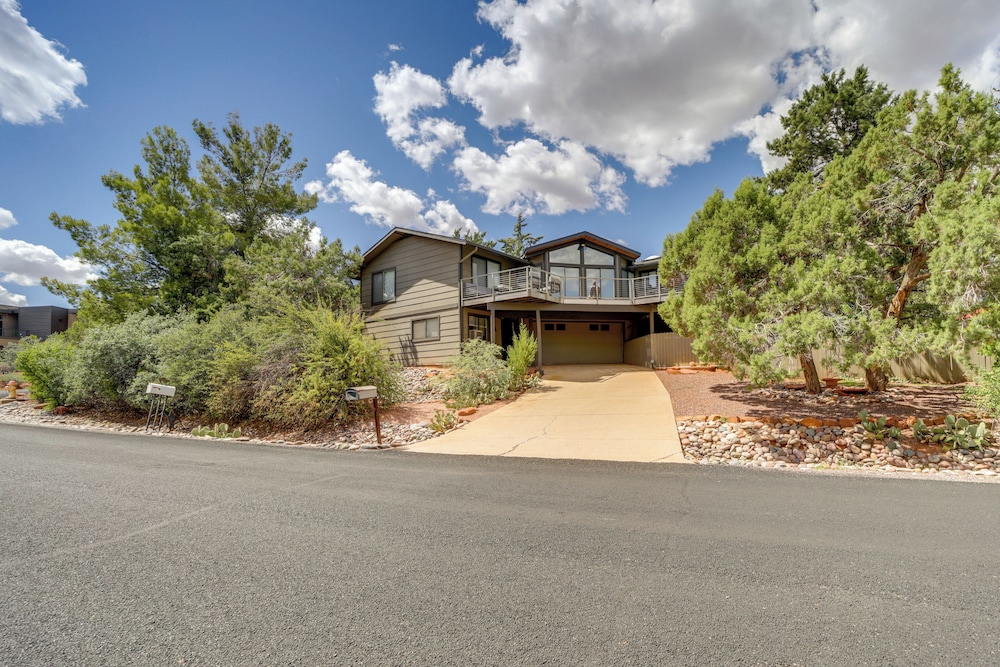 Walk to Park & Trails! Mtn-view Sedona Haven
