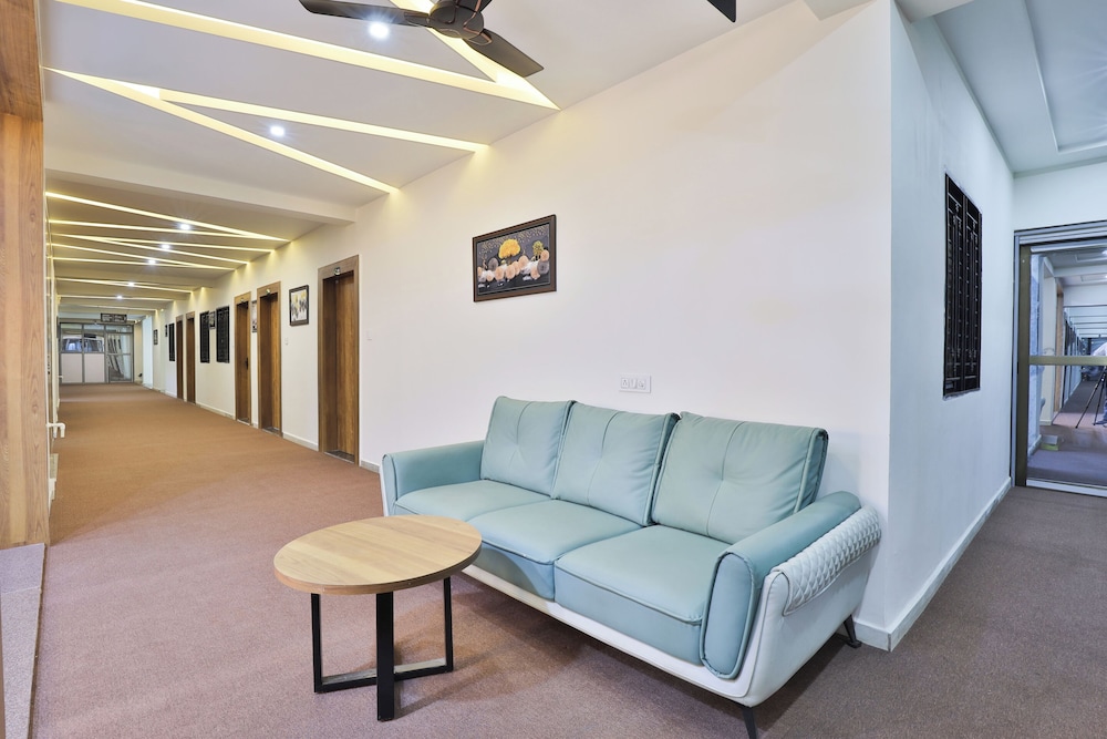 Hotel SR Radhey