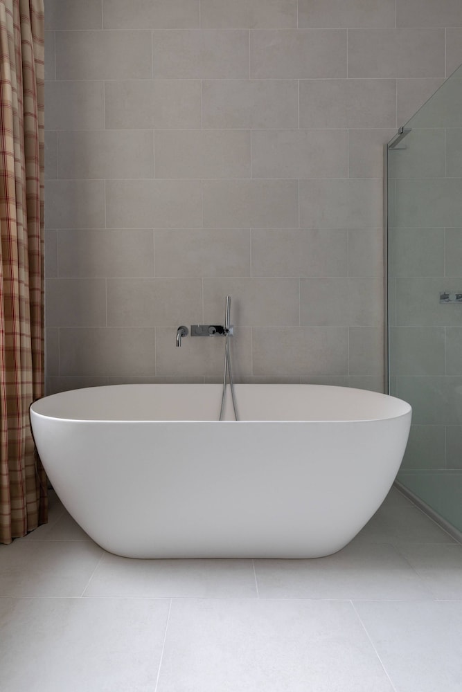 Radipole Road IV by Onefinestay