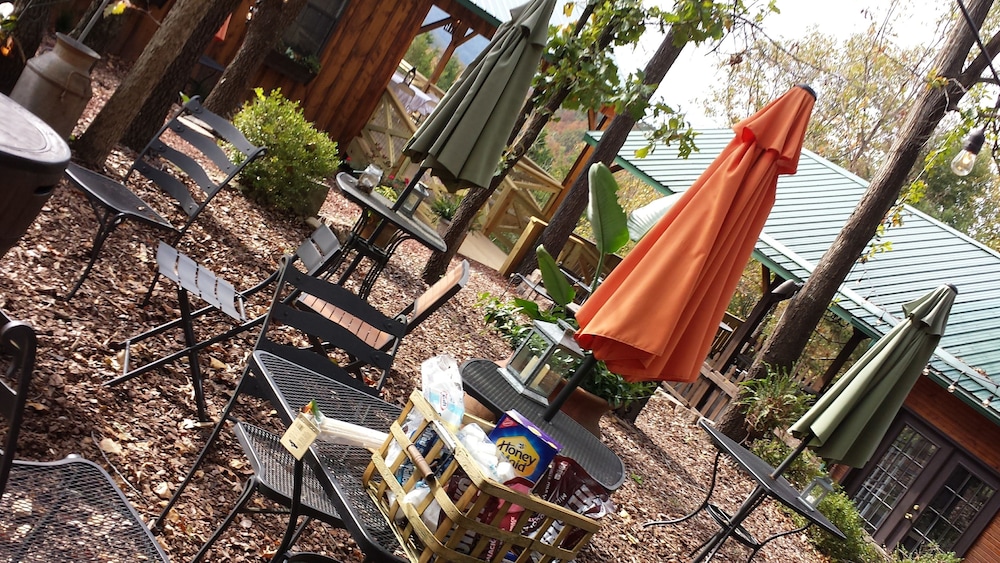 Bear Creek Lodge Cabin Resort