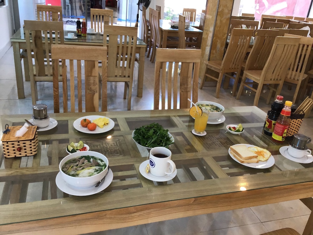 Cong Khanh Hotel - Hostel
