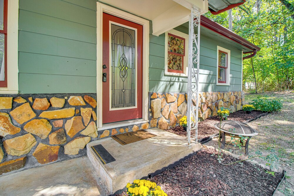Near State Park & Spring River: Family Gem w/ Yard