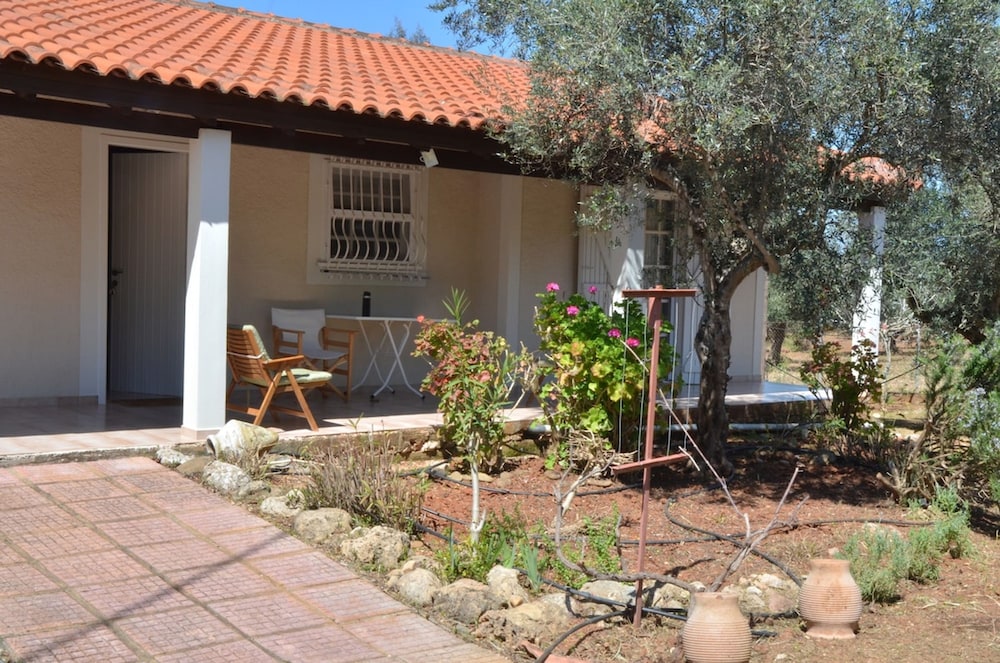 Agrilis Cottage Near the Beach