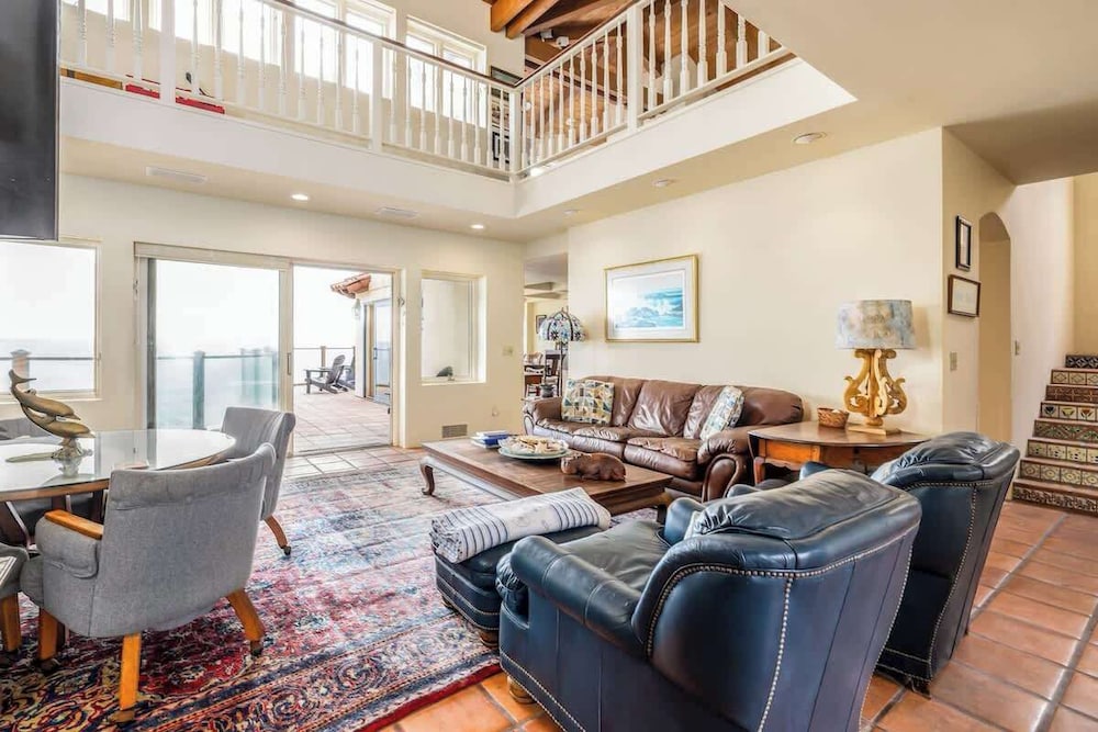4 Bedroom With Pool in Oceanside