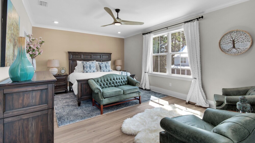 4BR Home With Deck & Grill Fun + Free Attraction Tickets!