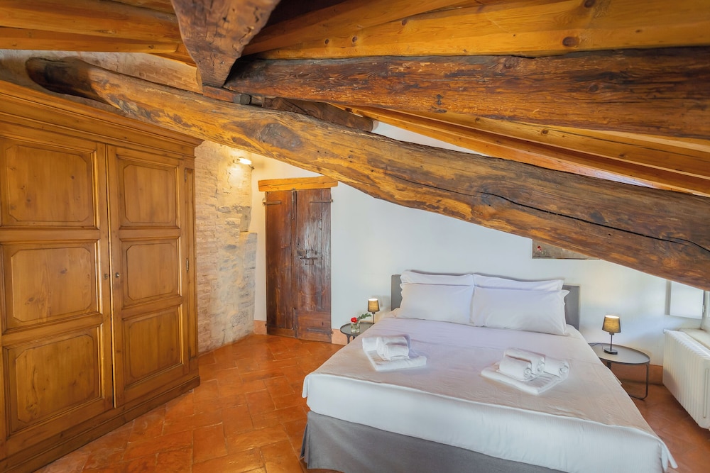 Antiche Mura by Rent all Como