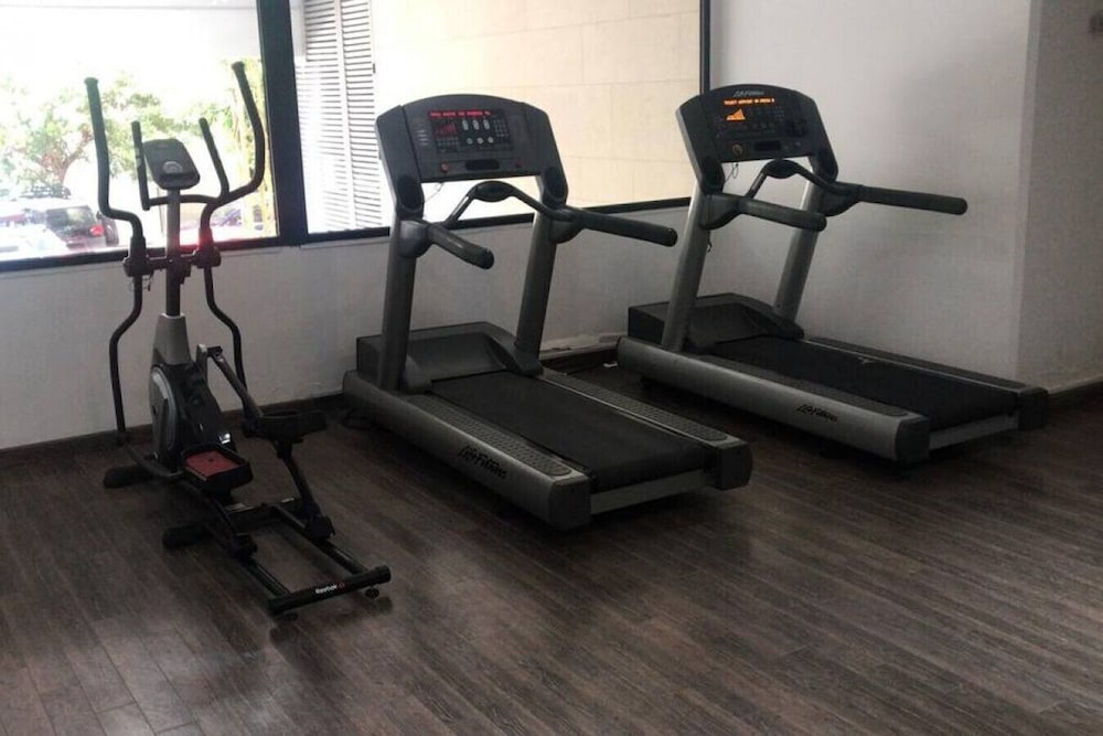 Comfy - 1BR Apt W Pool & Gym in Gemmayze