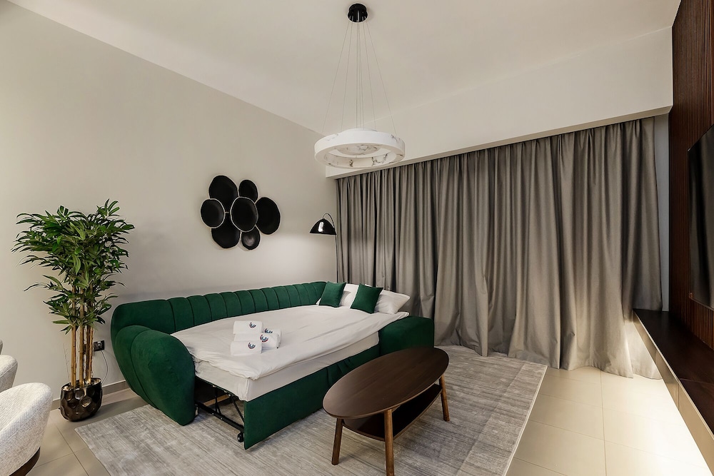 Luxury Burj Khalifa View 4BR