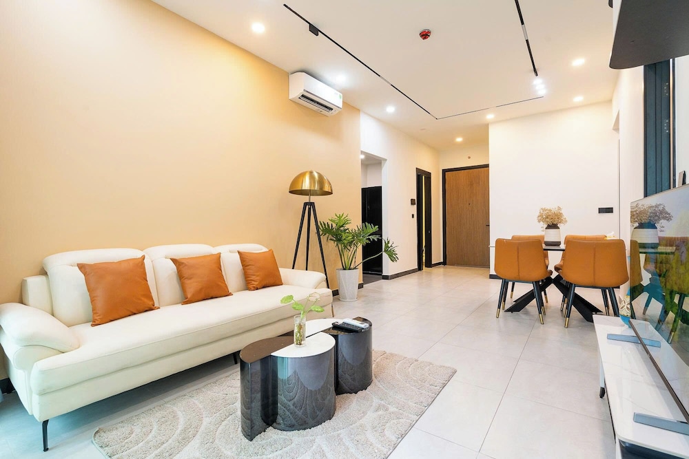 Luxury Vela Luxe - De La Sol Sai Gon