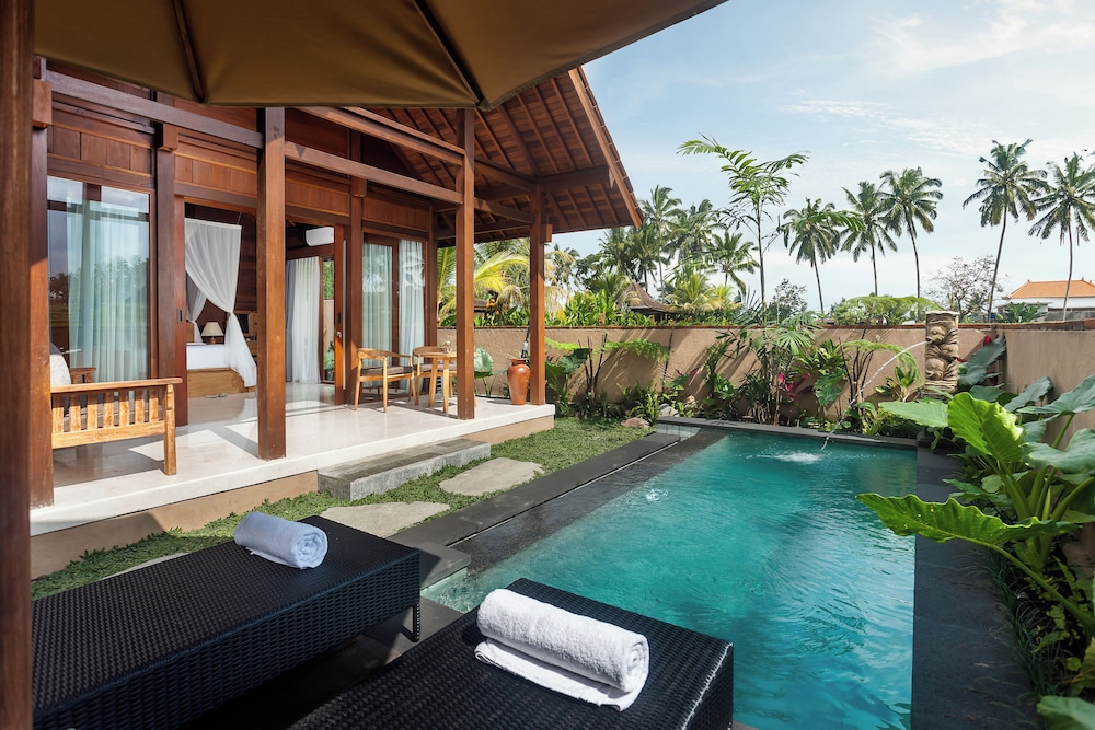 Santris Villa by GenuineHost view 2