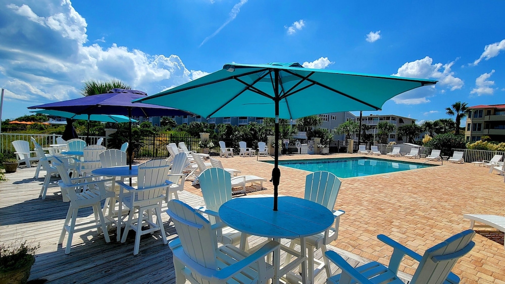 Desoto Beach Club 102