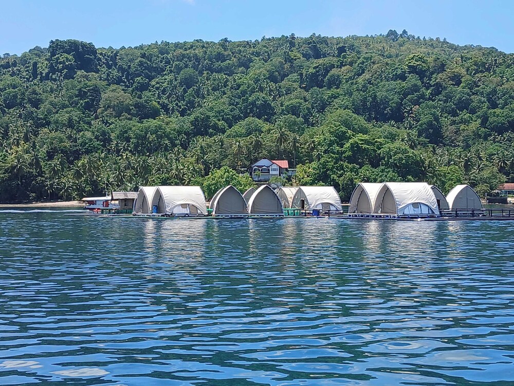 Floating Home in Reef Resort Unit 4