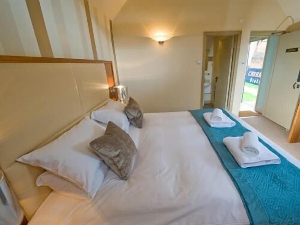 The Cherry Tree Inn view 3