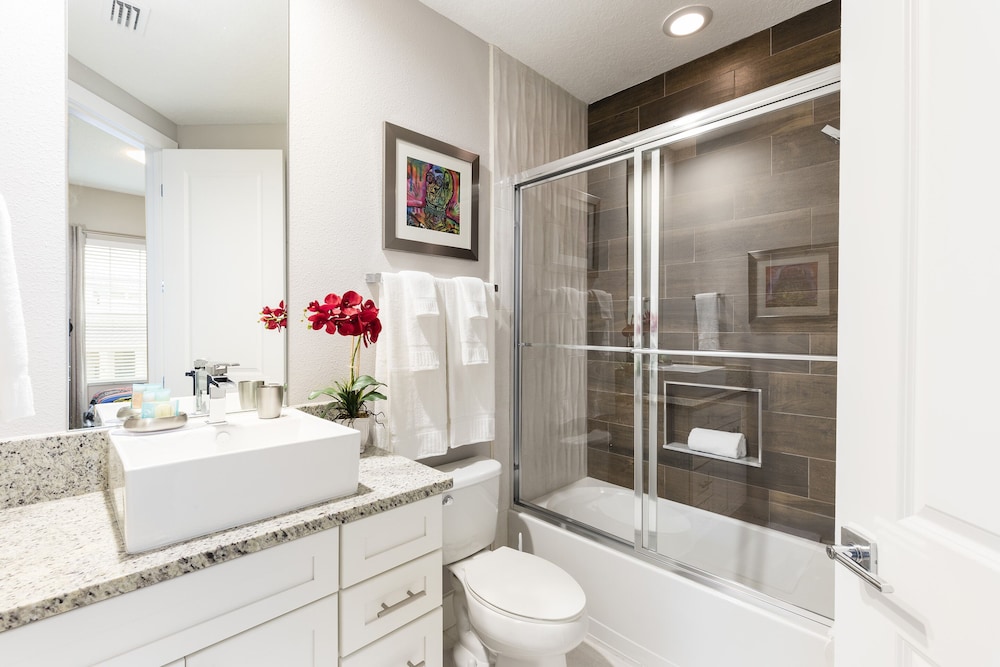 Summerville Vacation Homes by Columbia Management