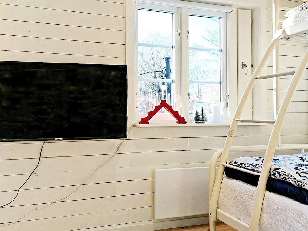 4 Person Holiday Home in Grisslehamn-by Traum