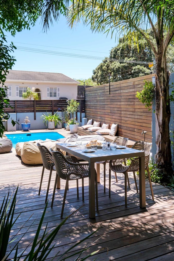Camps Bay 4bed Villa w Pool Luxe on Central