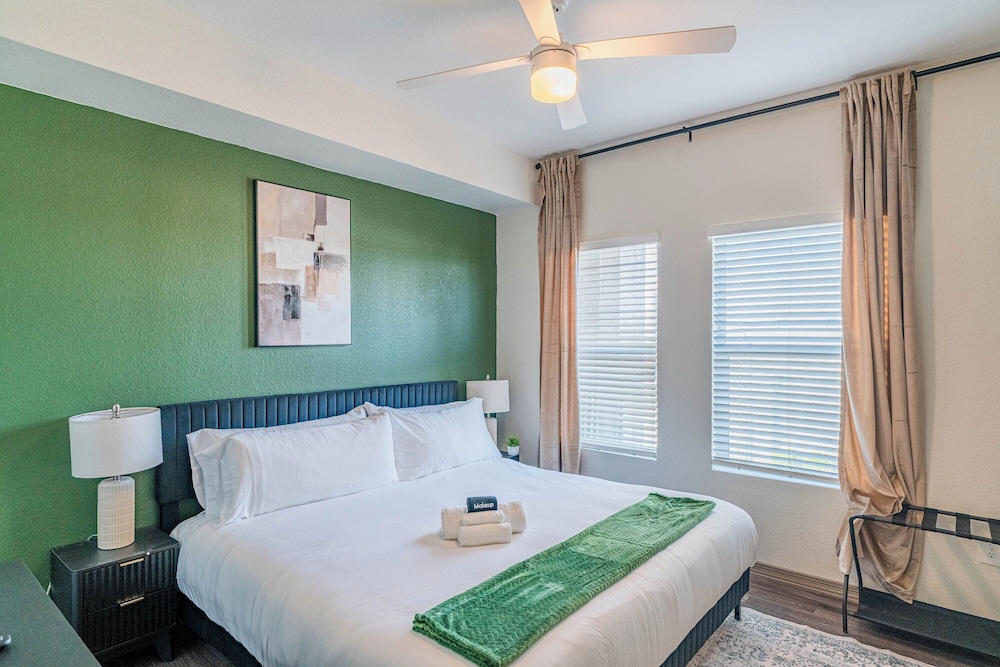 ROVE LIVING/KL - Cardinal 95