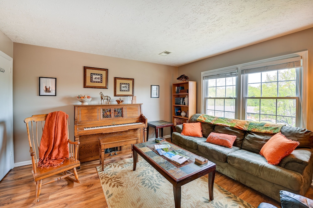 Richmond Vacations - Cozy Lexington Townhome  3 Mi to UK Campus! - Property Image 1