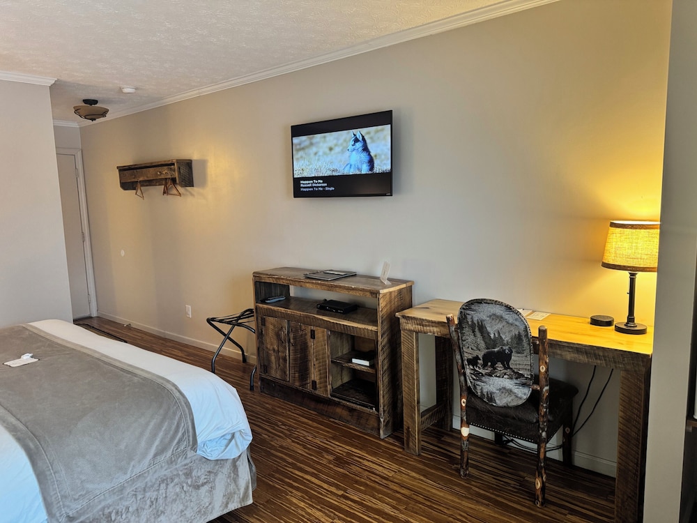 LakeFront Lodge