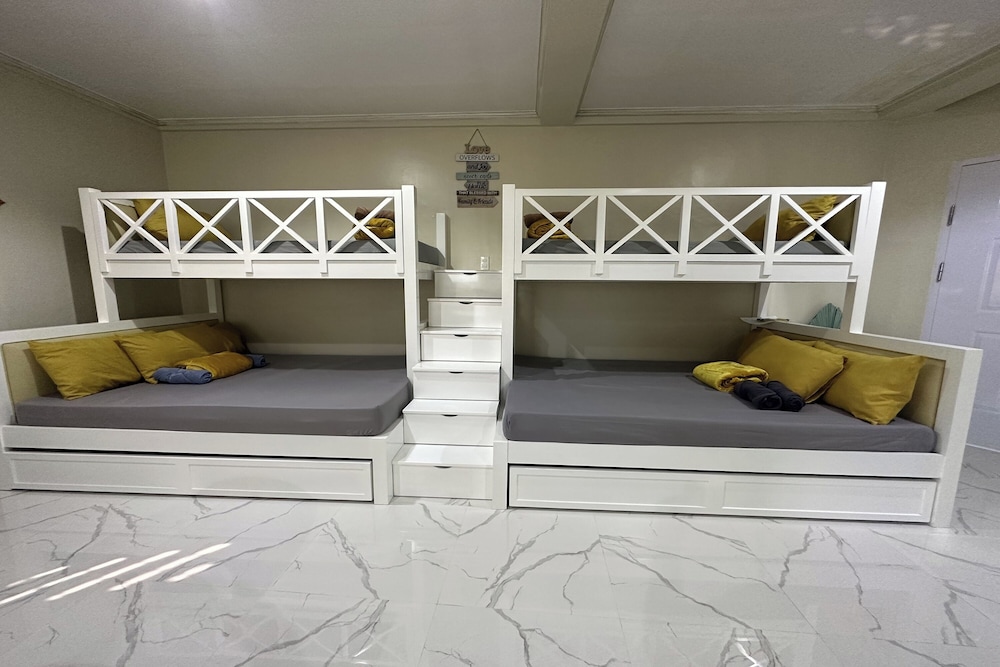 Michael's Homestay - Farm Villa near Patar Beach & Bolinao Falls