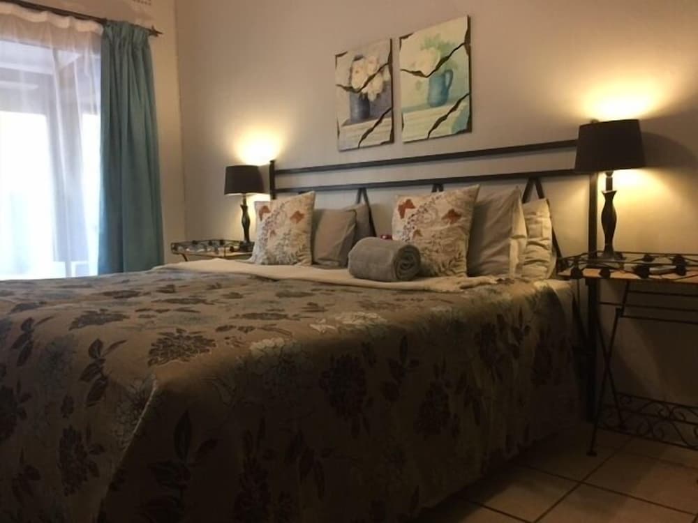 Hlulala Guesthouse