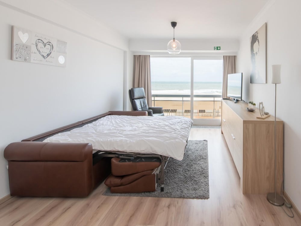 Apartment in Mariakerke With Stunning Sea View