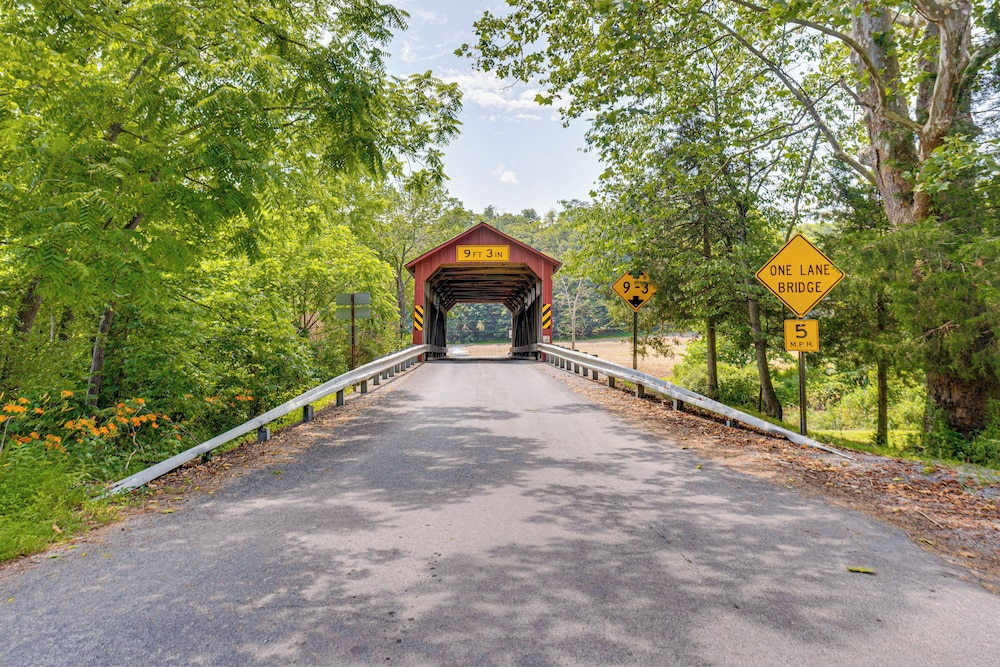 Honey Bee Farm On-site: Susquehanna Valley Apt!