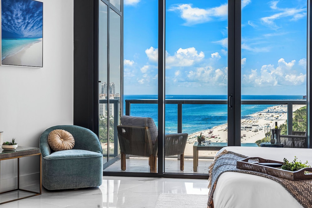 Luxury Vacation Rentals in South Beach by LRMB