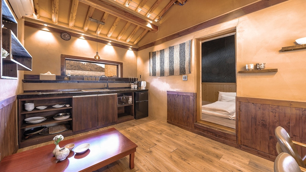Yangpyeong Agni Choshi Mae Hanok Stay