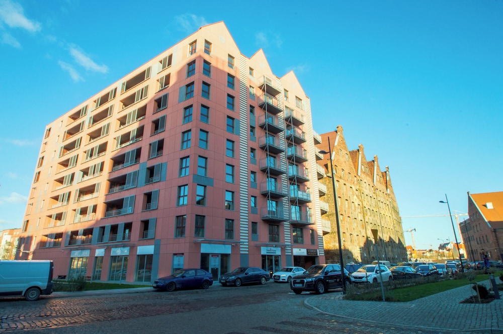 Waterlane Island Deluxe 4 by GrandApartm