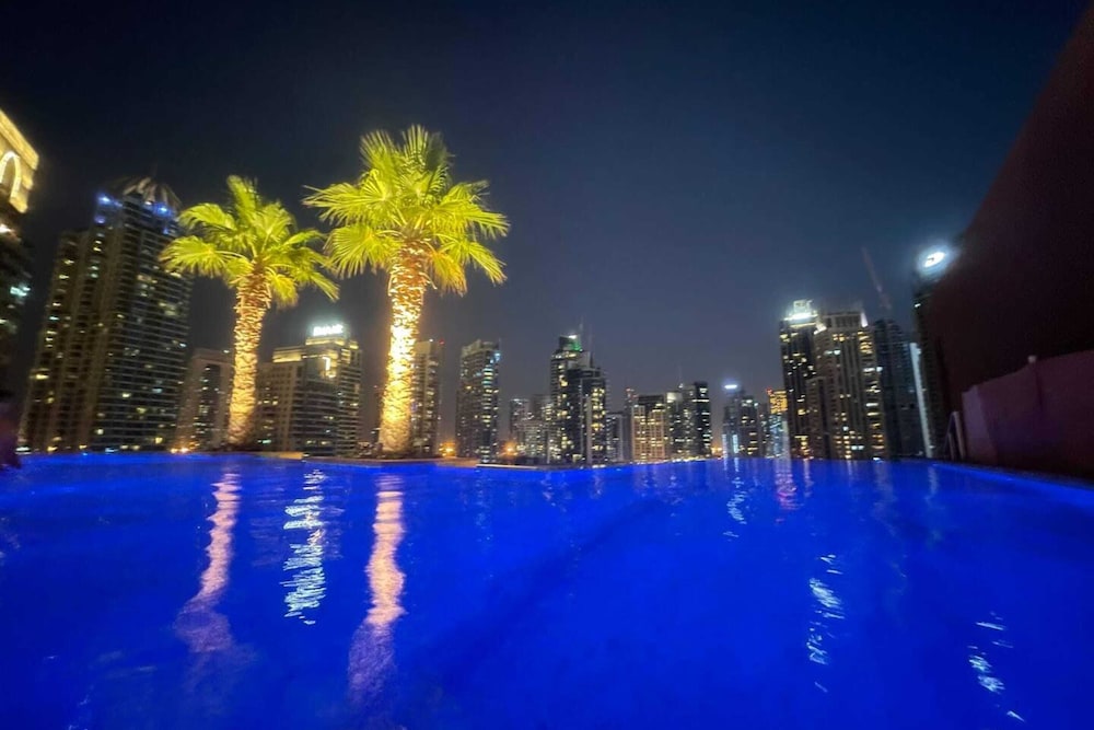 Stunning 1BD Apartment 15mins to Marina Promenade!